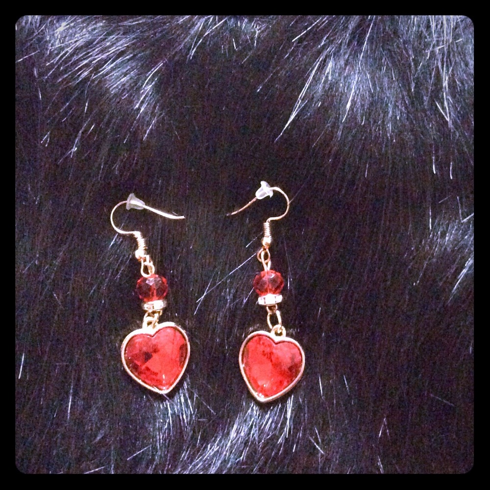 New Valentine gift gorgeous Heart Earrings ♥️ NWT - Picture 3 of 8